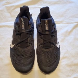 Nike Legend Essential Training